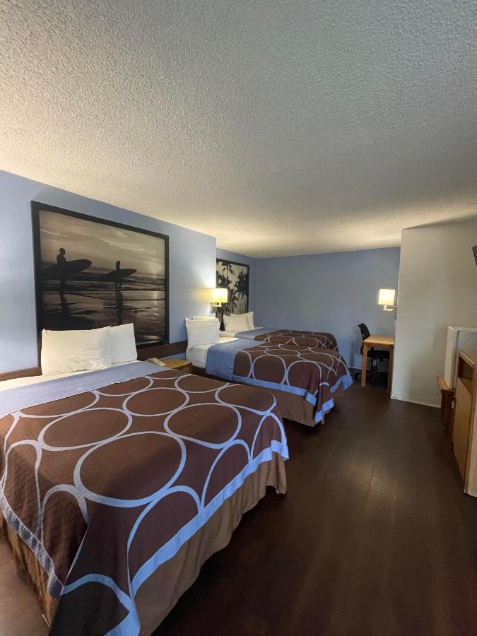 Super 8 By Wyndham Santa Barbara/Goleta Hotel Exterior foto