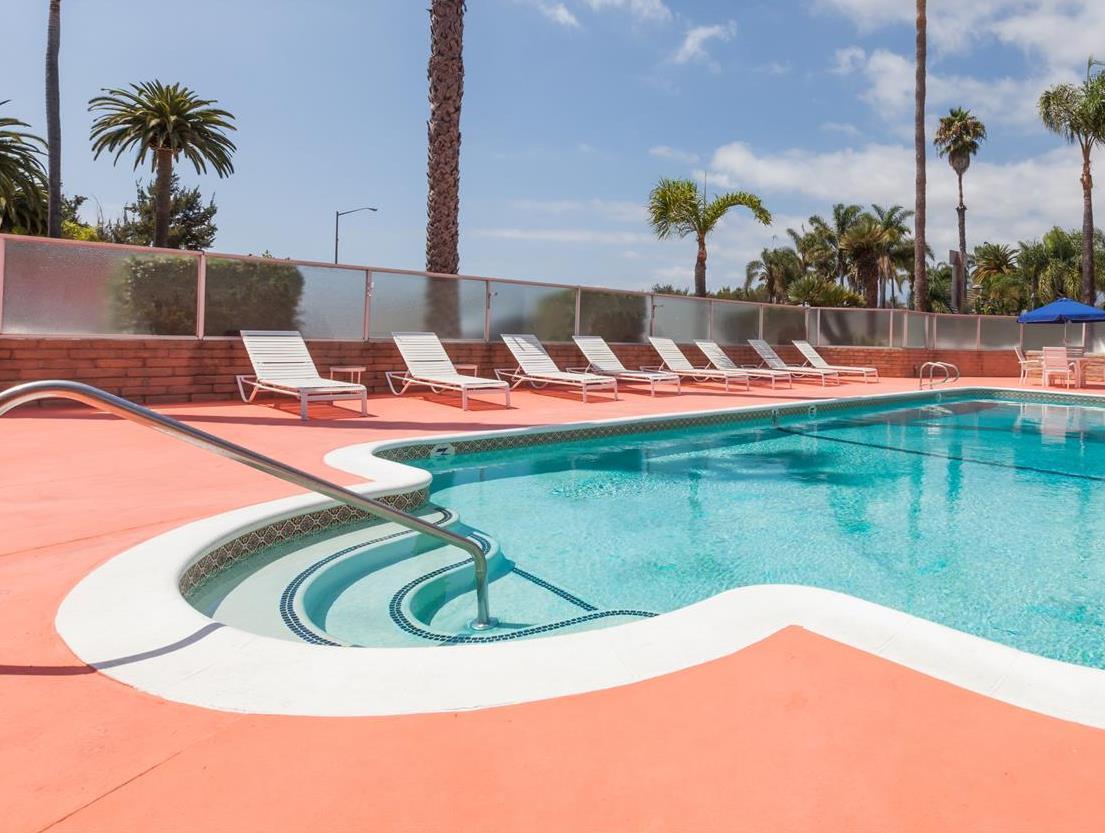 Super 8 By Wyndham Santa Barbara/Goleta Hotel Exterior foto