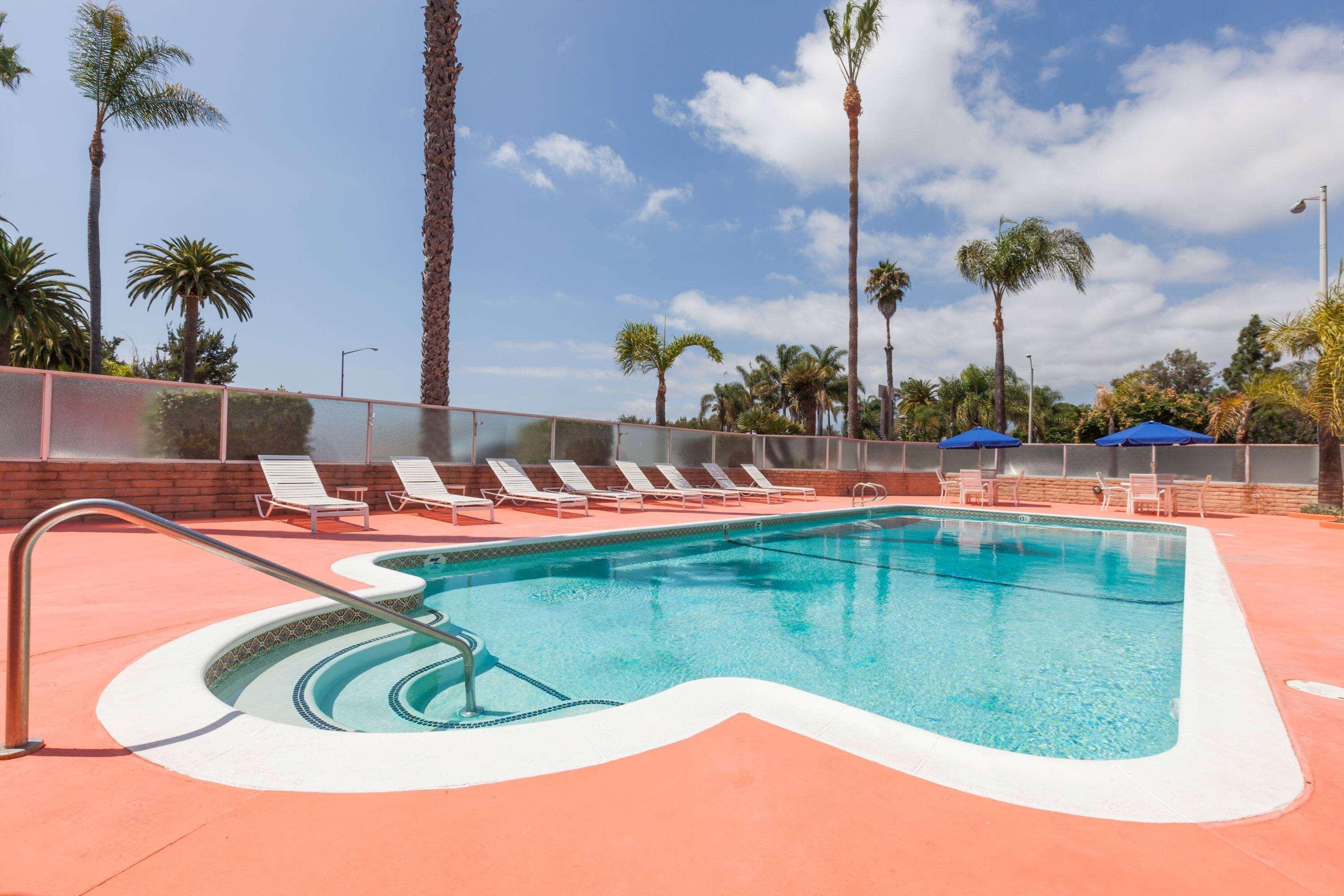 Super 8 By Wyndham Santa Barbara/Goleta Hotel Exterior foto