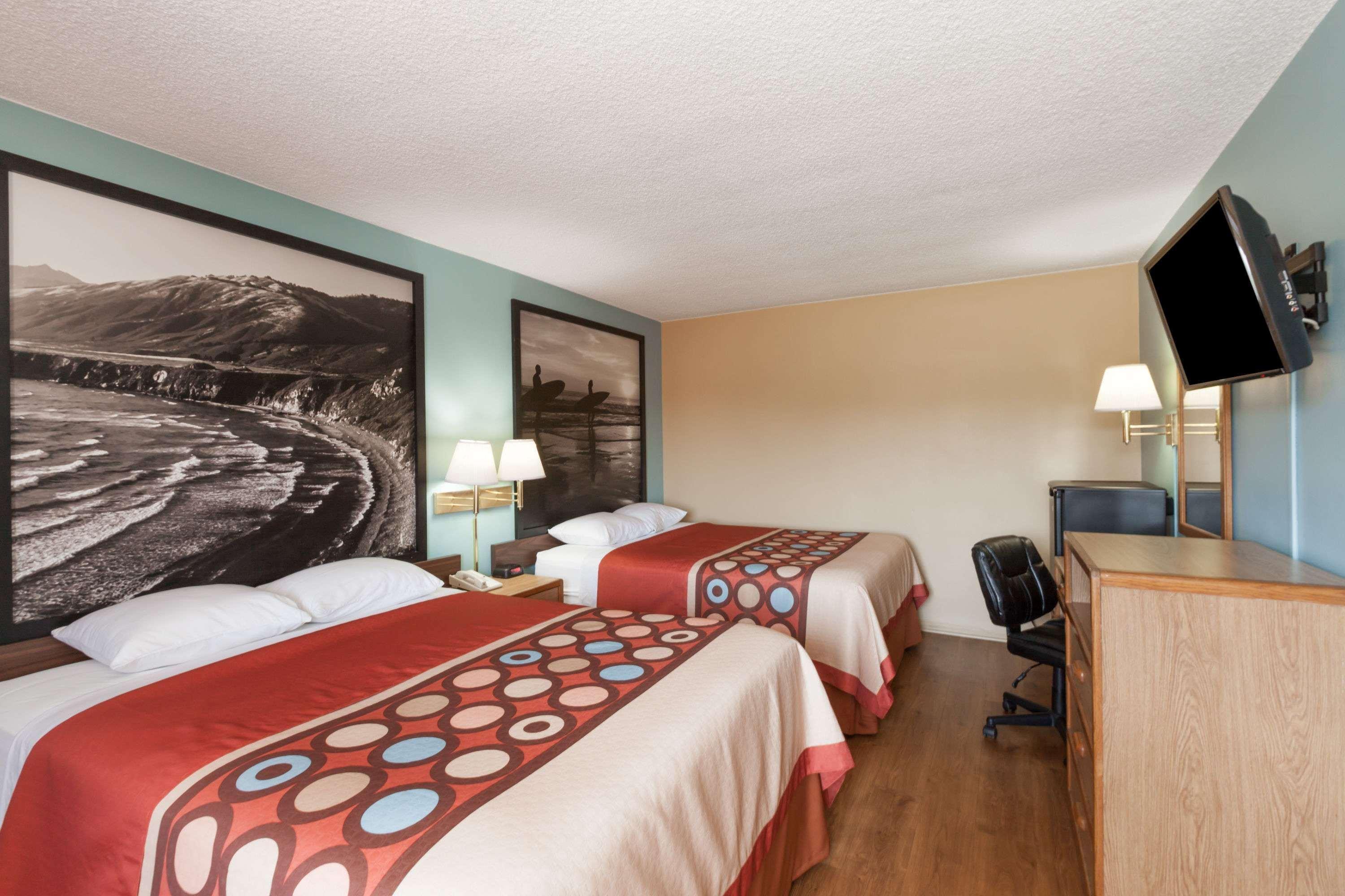 Super 8 By Wyndham Santa Barbara/Goleta Hotel Exterior foto